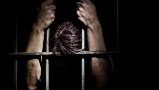 ضبط متهمًا بحوزته 25 قطعة أثرية بالبدرشين قبل تهريبها للخارج