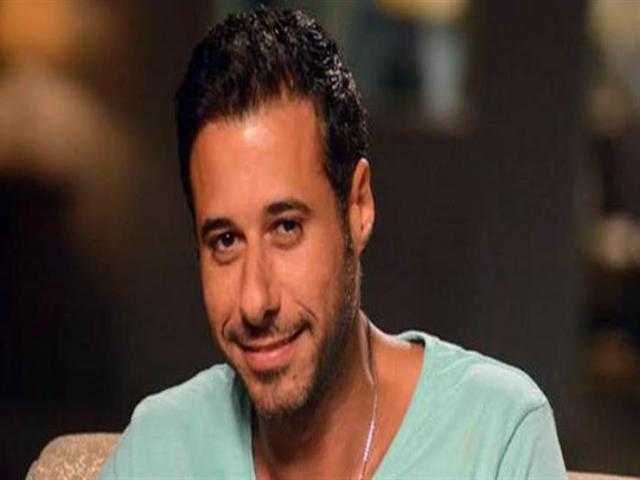 أحمد السعدني يبدأ بروفات مسرحية ”هاملت”