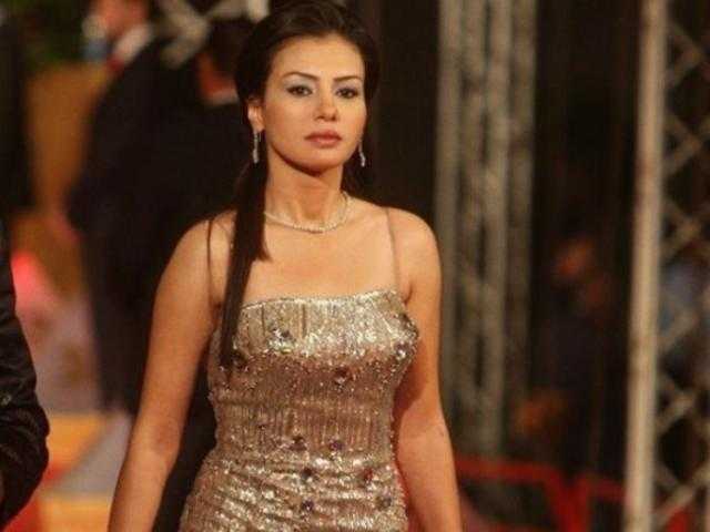 دينا فؤاد ترتدي النقاب.. والسبب