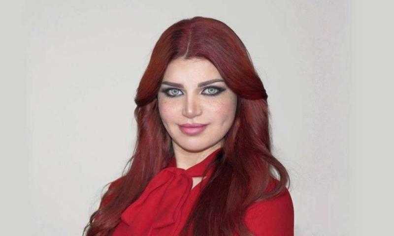 ياسمين الخطيب بجمبسوت مجسم وجريء يُشعل السوشيال ميديا