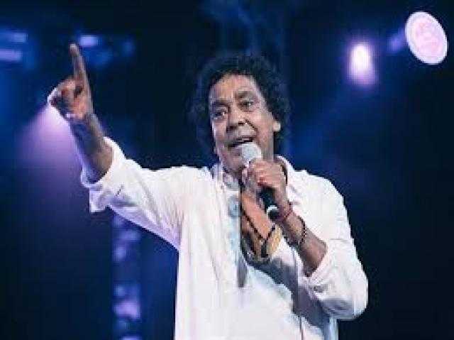 «الكينج» يحتفل بميلاده الـ65