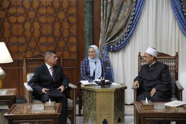 سفير فنزويلا يشيد بجهود شيخ الأزهر في نشر التسامح والسلام العالمي