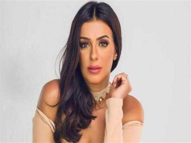 إطلالة جريئة لـ إنجي المقدم من بالي بإندونيسيا