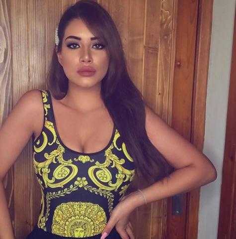 شاهد.. «سارة فرح» تشارك جمهورها بصورة جريئة