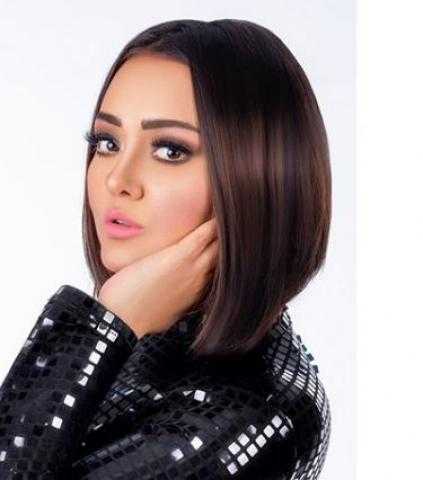 راندا البحيري تبهر جمهورها بالملابس الفرعونية