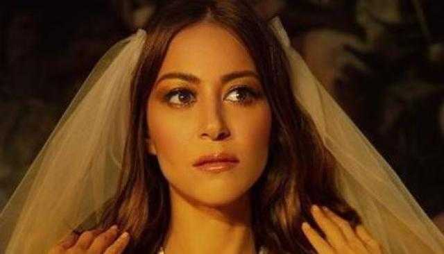 منة شلبي تثير الجدل بخبر إعلان خطبتها