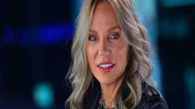 شيرين رضا تعلق على وجود الكلاب داخل مدخل معهد الفنون المسرحية