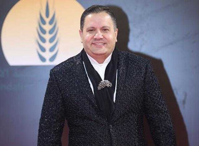 إدورد يفاجيء جمهوره ويشاركهم فرحته