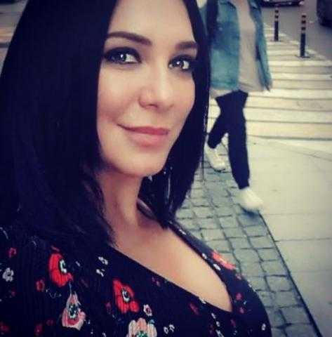 سلاف فواخرجي تتألق علي «إنستجرام» بدون مكياج