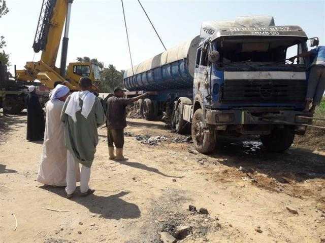 انقلاب جرار بترعه القوصية في أسيوط (صور)