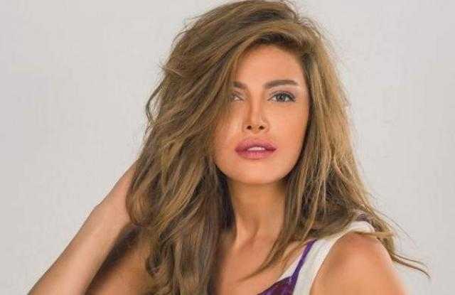 مكشوف الرُكبتين.. ريهام حجاج تفاجئ جمهورها بهذه الصورة