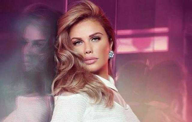 نيكول سابا بالبكيني.. وردود صادمة من المُعجبين (صور)