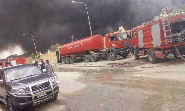 الحماية المدنية تسيطر على حريق بأحد المصانع في بدر