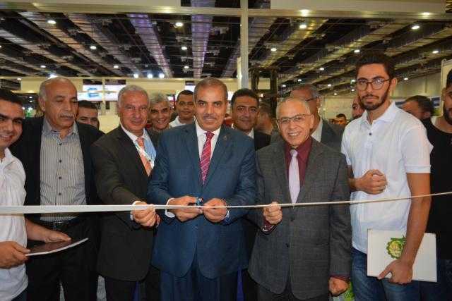 رئيس جامعة الأزهر يفتتح جناح الهندسة الزراعية المشارك في المعرض الدولي لأفريقيا
