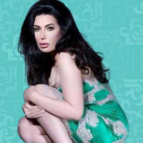 عبير صبرى تبرز أنوثتها بهذه الإطلالة
