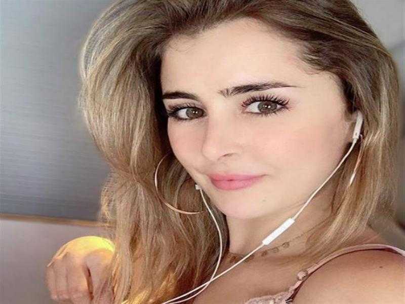 بدون مكياج.. عائشة بن أحمد تبرز جمالها عبر إنستجرام