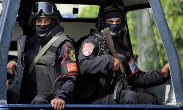 «الداخلية»: مصرع 9 إرهابيين أثناء مداهمة وكرين بمدينتي العبور و15 مايو