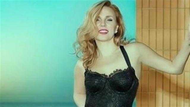 شيرين رضا بـ ضفيرة مدارس في أحدث ظهور لها (صور)
