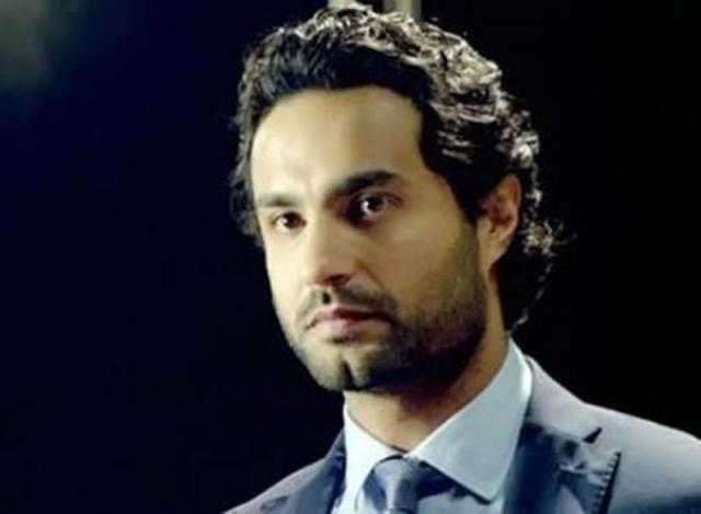 بهذه الصورة ..كريم فهمى ينعى الفنان طلعت زكريا