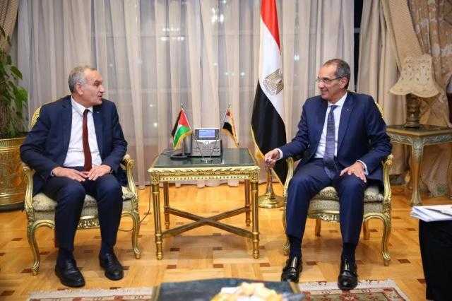 وزير الاتصالات يجتمع بنظيره الفلسطيني بالقرية الذكية