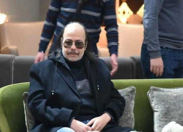 عزاء طلعت زكريا.. أشرف زكي وأحمد السقا وآيتن عامر أول الحضور