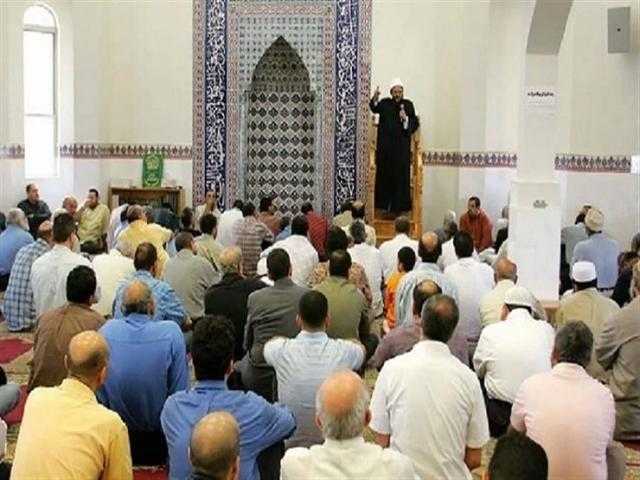 الأزهر يوضح عقوبة تارك صلاة الجمعة