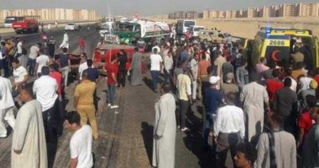 مصرع 3 أشخاص وإصابة 22 آخرين فى تصادم سيارتين بالإسماعيلية