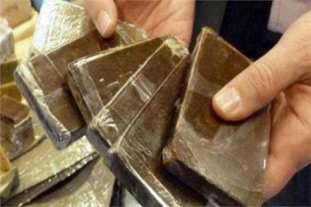 المشدد 5 سنوات لسائق في اتهامه بحيازة مخدر الحشيش بقصد الاتجار