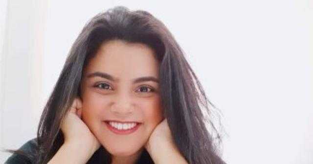 مي دياب.. زوجة نكدية شكاكة في مسرحية «حلاوة شمسنا»