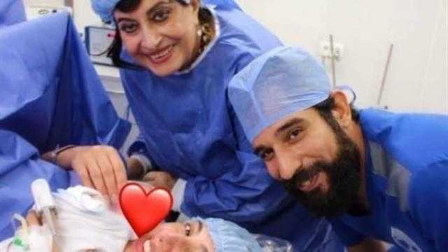 شاهد.. أول ظهور لمولودة حنان مطاوع الجديدة