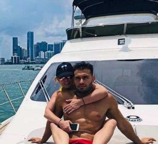 صور مثيرة.. بريتني سبيرز تظهر مع حبيبها الإيراني بعد شائعات انفصالهما