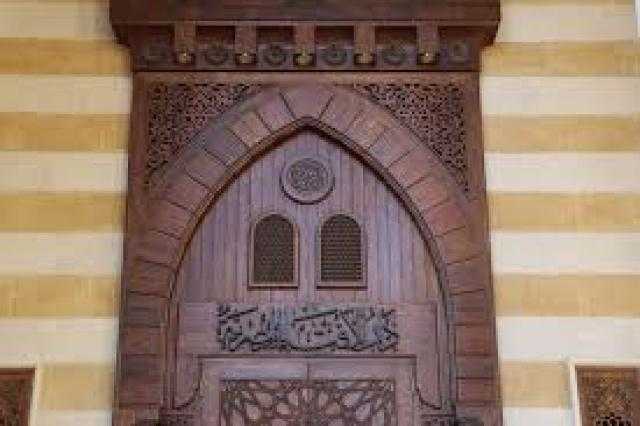 أصل أقاربي ولا يصلوني هل أقاطعهم؟ الإفتاء تجيب