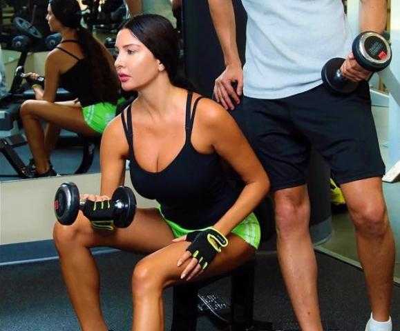 بحركات مثيرة.. لاميتا فرنجية تشعل إنستجرام (صور)