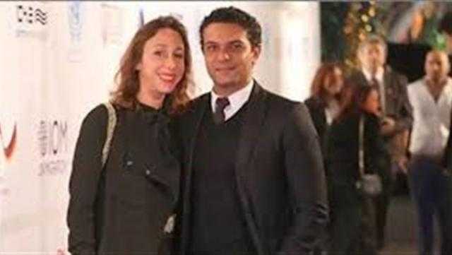 آسر ياسين برفقة زوجته فى أحدث ظهور