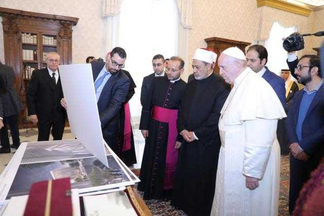 بالصور.. شيخ الأزهر وبابا الفاتيكان يلتقيان لجنة الأخوة الإنسانية