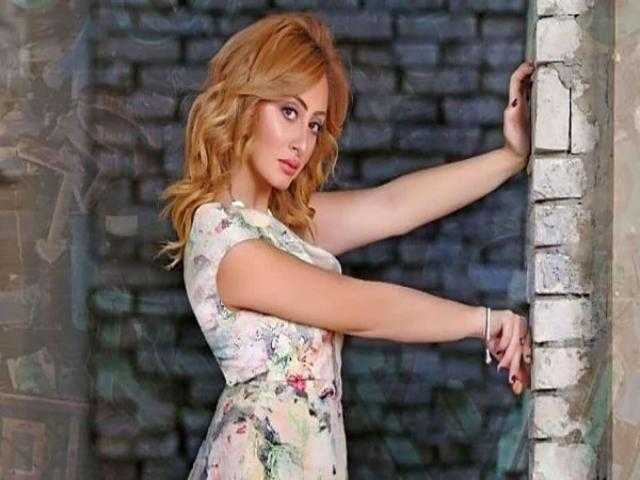 منة بدر تستعرض أنوثتها في إطلالة جديدة (صور)