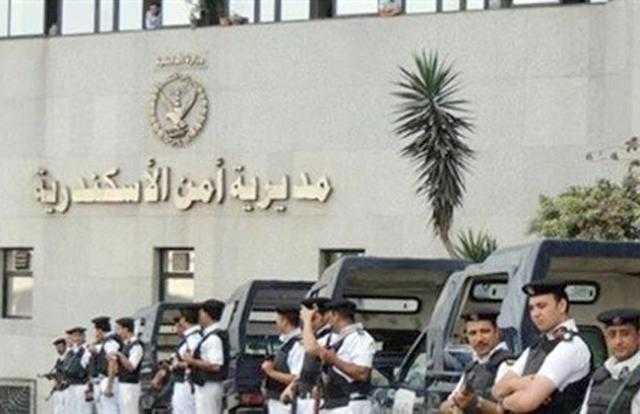 ضابط شرطة يدفع إيجار متأخر عن مسن لمالك عقار