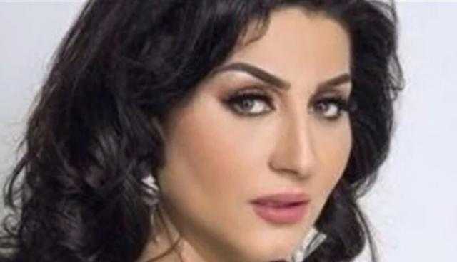 الصورة الأولي لوفاء عامر في خان تيولا