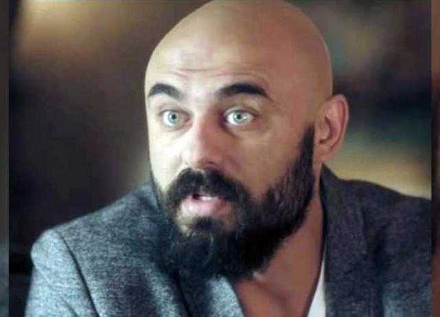 أحمد صلاح حسني يروج للسياحة في أسوان