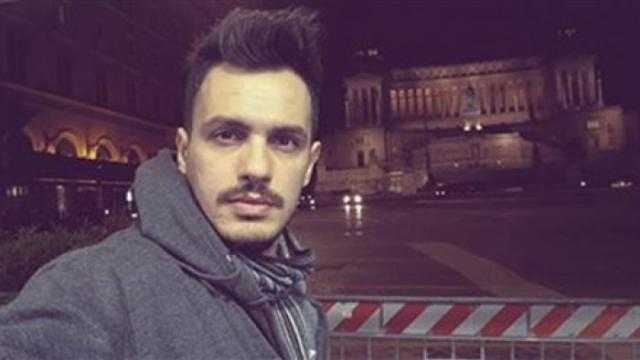 هل يقتحم الموزع الموسيقي أحمد إبراهيم مجال الغناء؟ الفنان الشاب يجيب