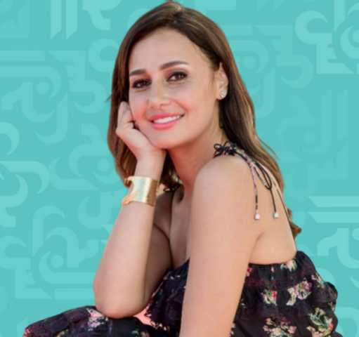 حلا شيحة تخطف الأنظار من أندونيسيا بـ لوك كاجوال