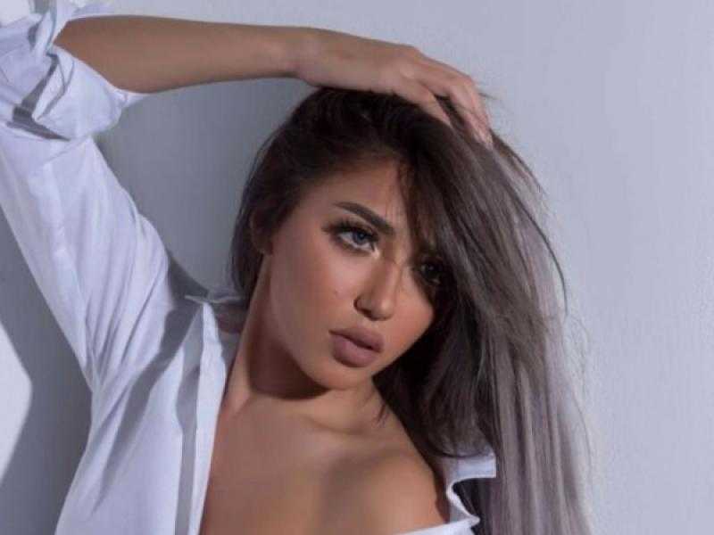 سارة سلامة تخطف الأنظار بالكاجوال