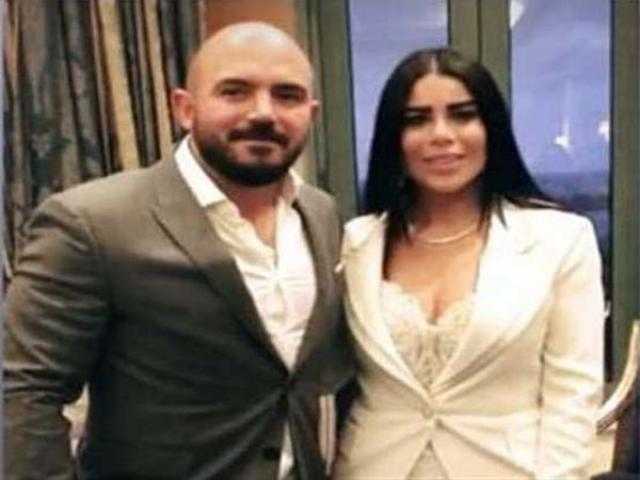 شاهد .. زوجة محمود العسيلي بملابس مثيرة في إسبانيا
