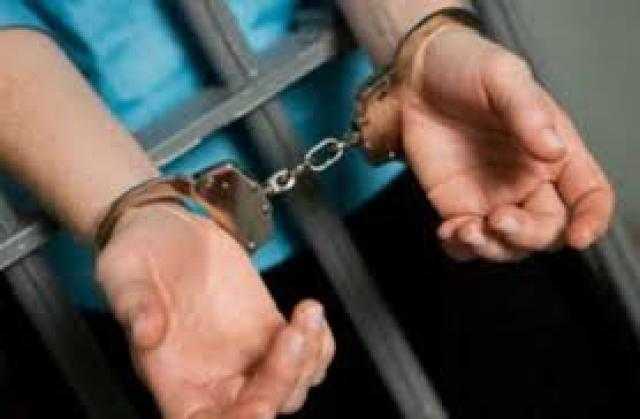 سقوط 3 أشخاص لإدارتهم محلات عطارة لبيع سلع غذائية فاسدة بدار السلام