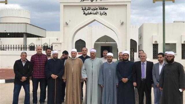 وفد علماء الأوقاف بعمان يؤدي صلاة الغائب على السلطان قابوس