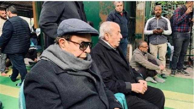 سمير صبري وعزت العلايلي ودلال عبد العزيز يشاركون في جنازة ماجدة