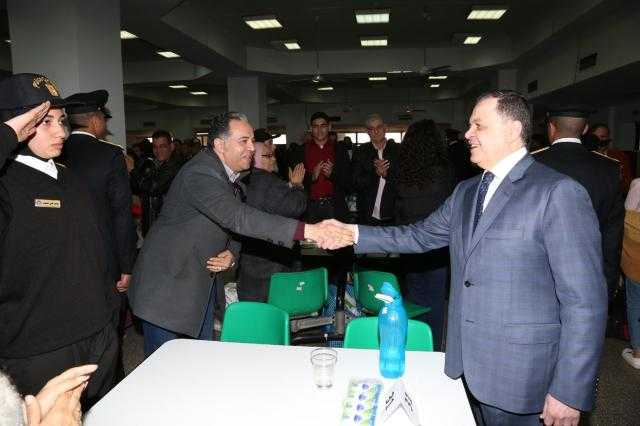 وزير الداخلية يتفقد الطلبة الجدد بأكاديمية الشرطة