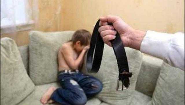 «كنت بأدبه».. أم تعذب ابنها وتصوره عاريا لتنتقم من طليقها بالدقهلية