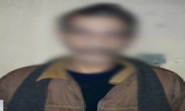 أب يعذب طفليه لإحداثهما تلفيات داخل الشقة
