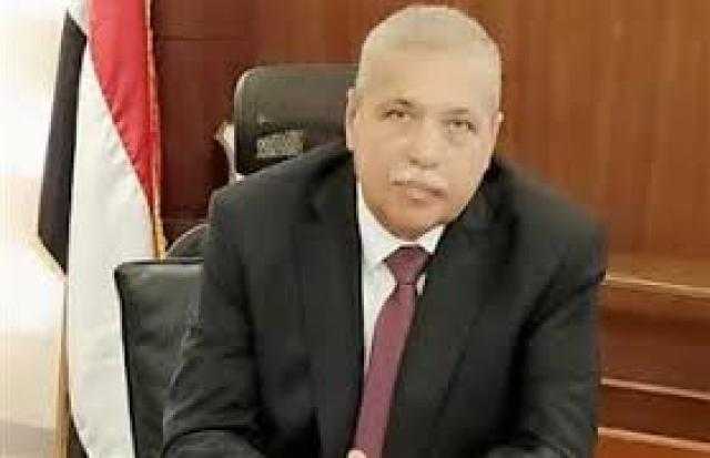 النيابة الإدارية تكرم أرملة الشهيد أحمد الرفاعى